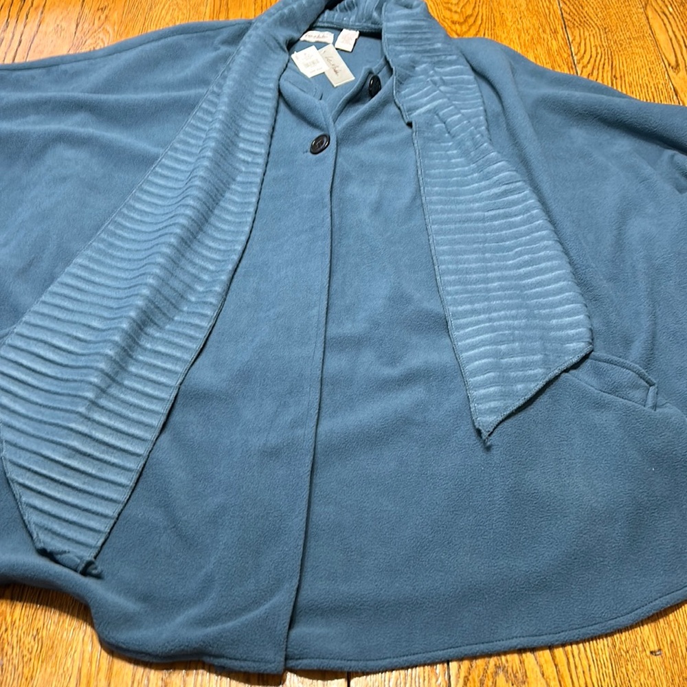 Le Moda pleated scarf one size wrap/cape. Blue. New with tags.